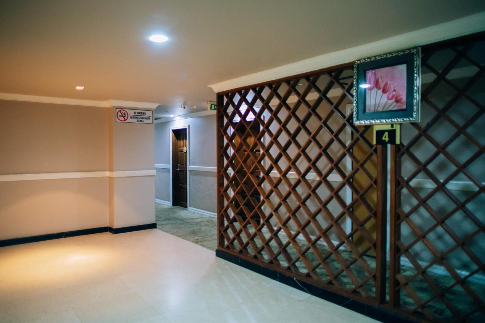 Gold Crest Hotel Mwanza Bagian luar foto